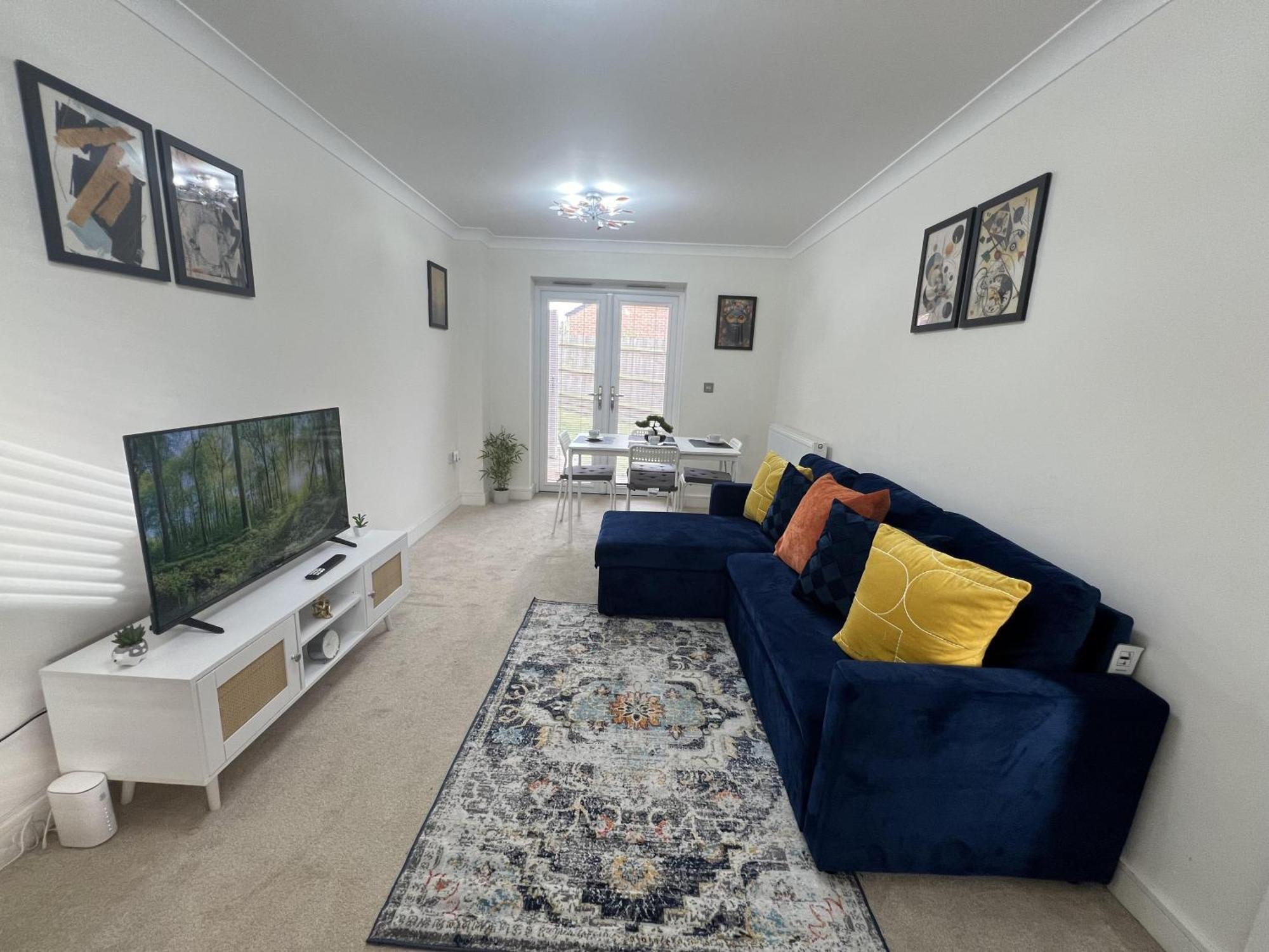 Holiday home Near City - 3Br - 2 Bath - Sleeps 9 - Parking Birmingham