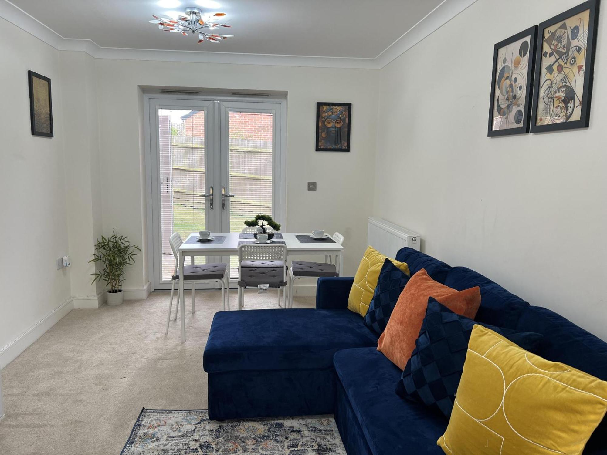 Holiday home Near City - 3Br - 2 Bath - Sleeps 9 - Parking Birmingham