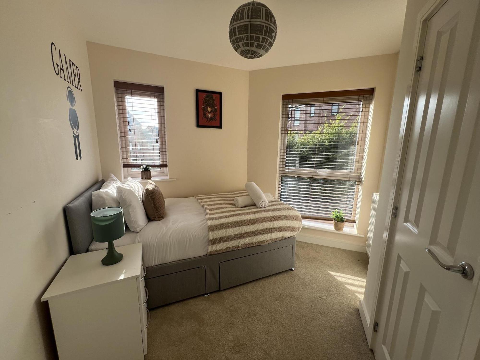 Holiday home Near City - 3Br - 2 Bath - Sleeps 9 - Parking Birmingham