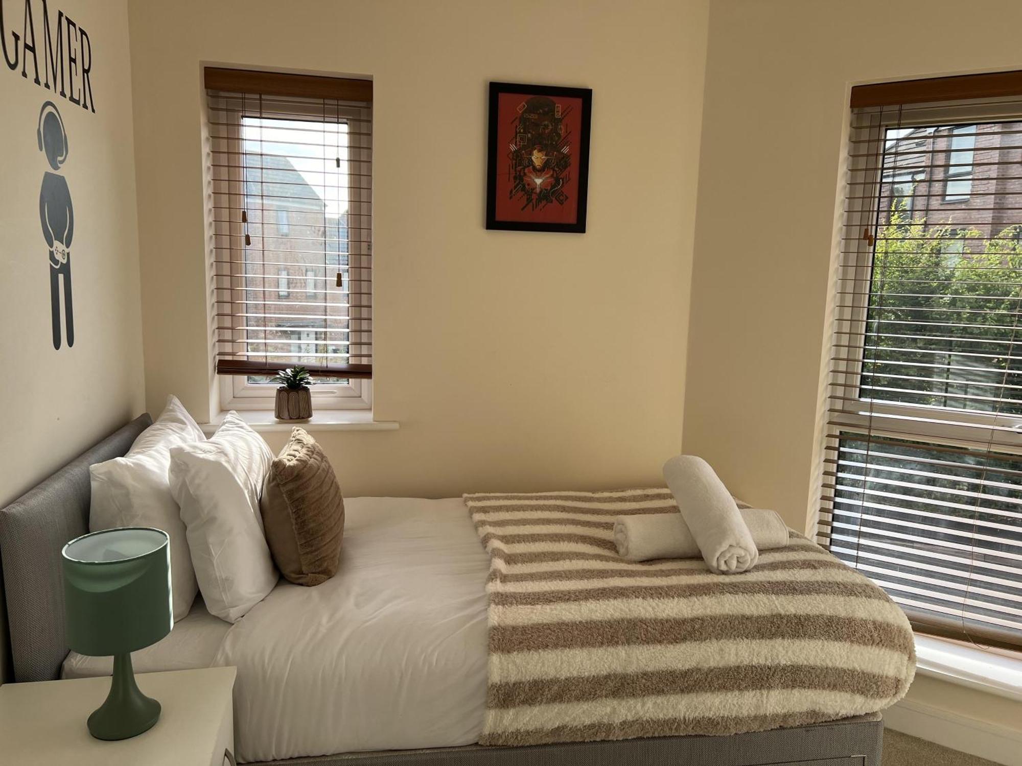 Near City - 3Br - 2 Bath - Sleeps 9 - Parking Birmingham